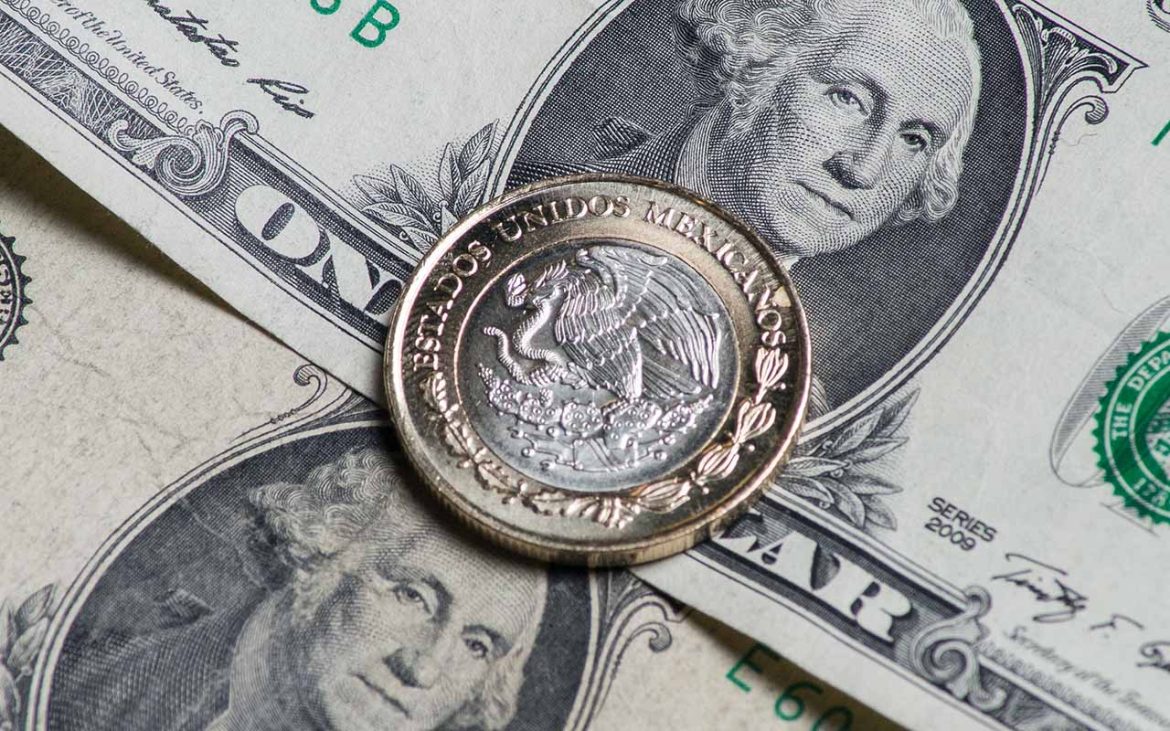 Peso avanza en espera de más indicadores económicos