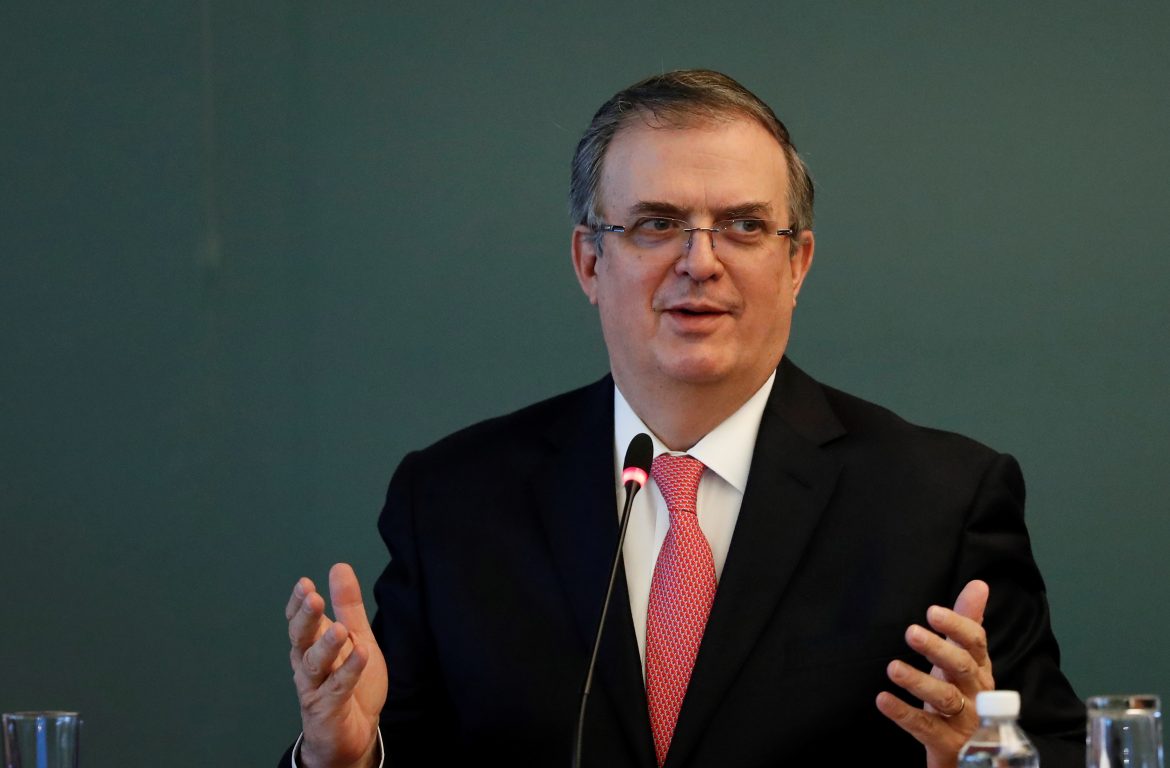 Ebrard propone crear la Secretaría de la 4T con hijo de AMLO como su titular