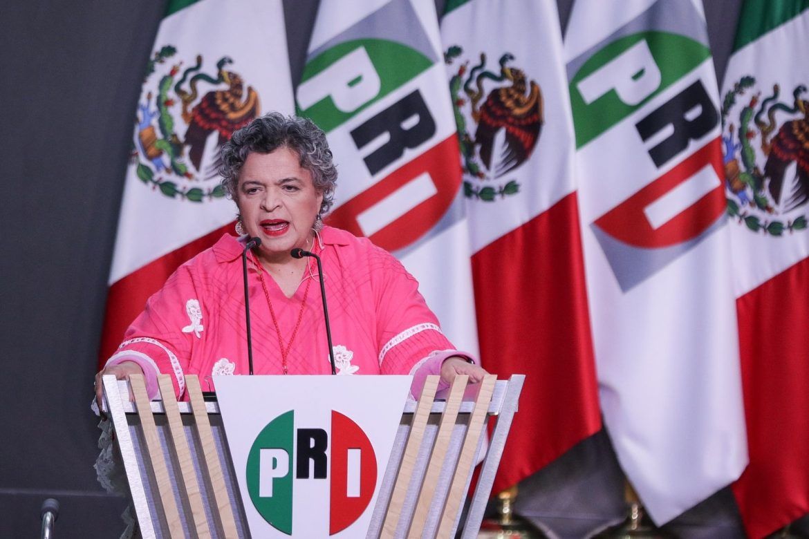 Beatriz Paredes se inscribe para buscar candidatura presidencial de la oposición