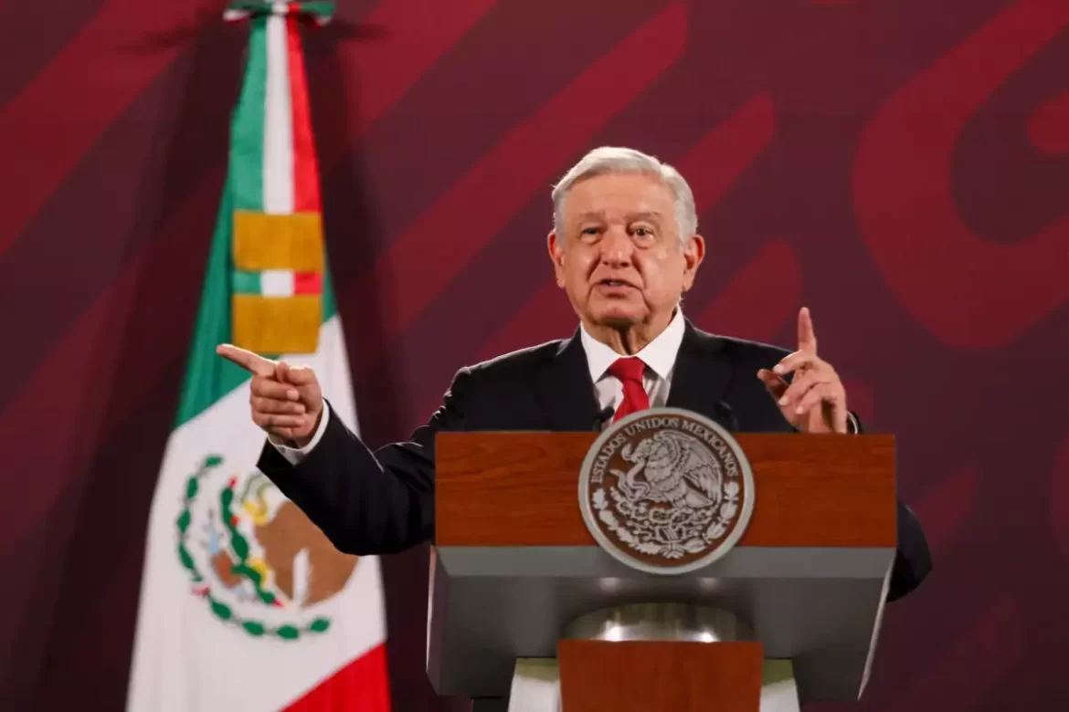 AMLO celebra el acuerdo para usar la marca `Mexicana´ en aerolínea del Ejército