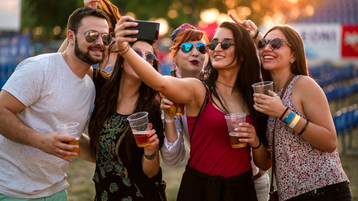 Generación Z bebe menos alcohol que millennials