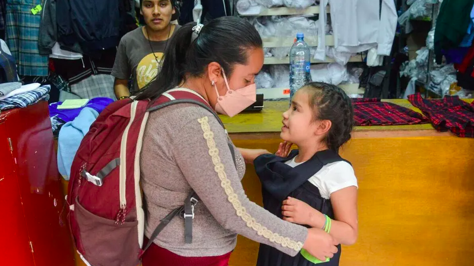 Conoce los requisitos y fechas de la entrega de uniformes y útiles escolares gratuitos en Sinaloa